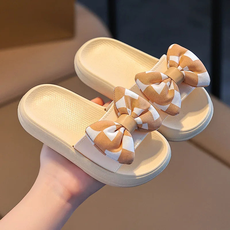 Kids Slippers Spring Autumn Girls Fashion Bow Wear Wear Non-slip Home Slippers Outside Home Thick Bottom Beach Sandals Slippers