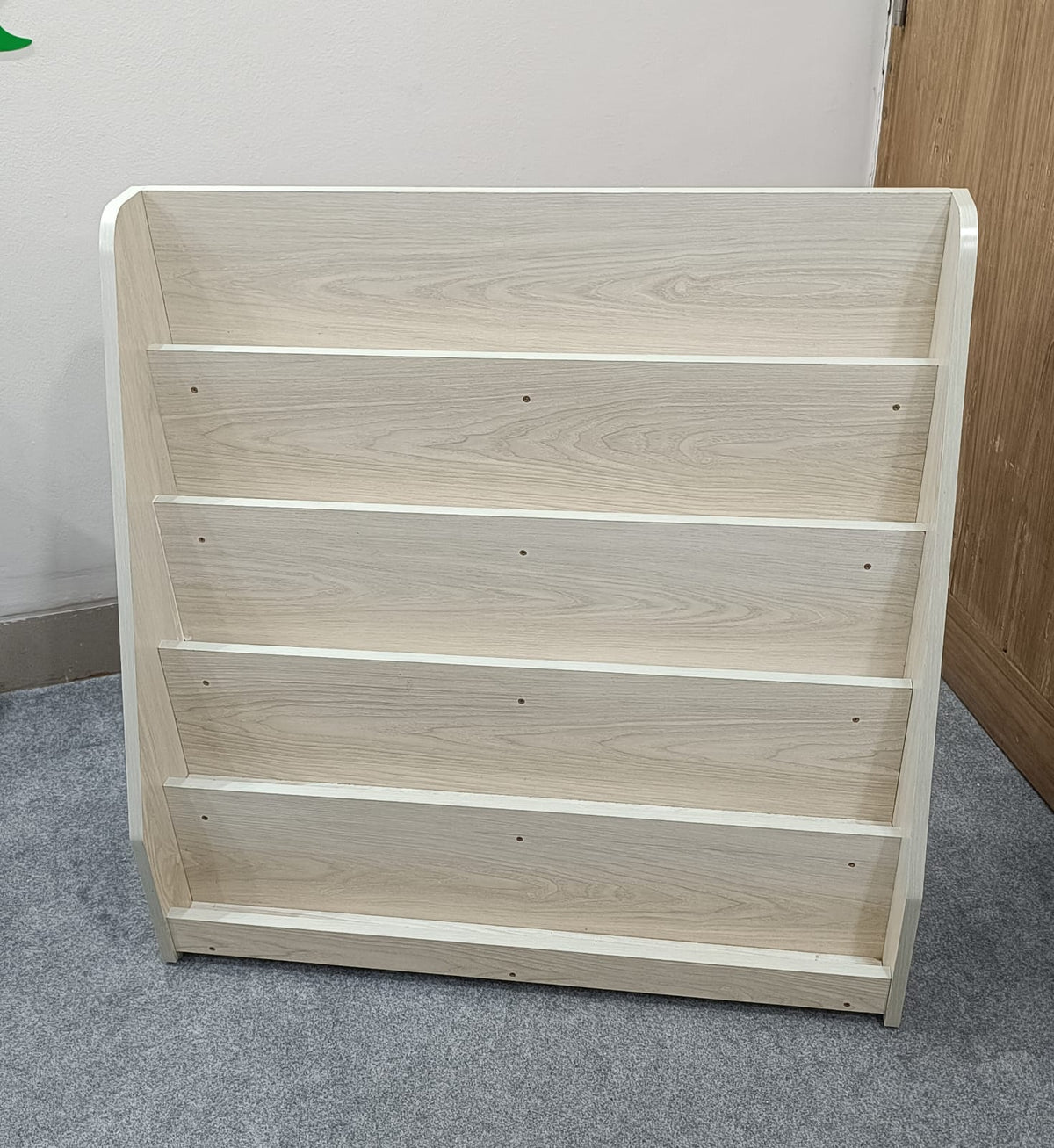 Montessori bookshelf 5layer Made by Board (Length 32inch x Height 32inch x Width 12inch)
